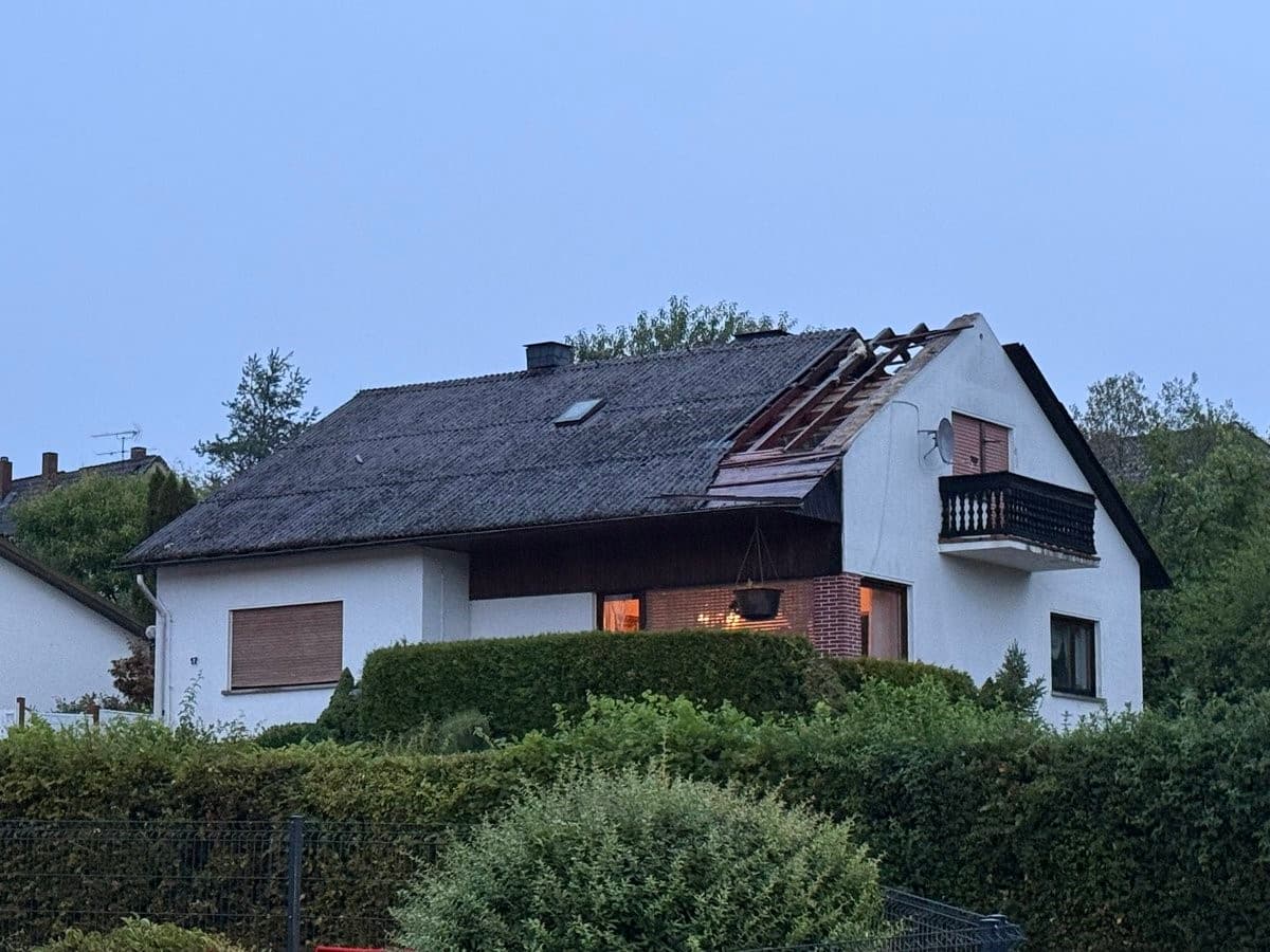 Almanya'da Şiddetli Fırtına: Bir Can Kaybı ve Birden Fazla Yaralanma