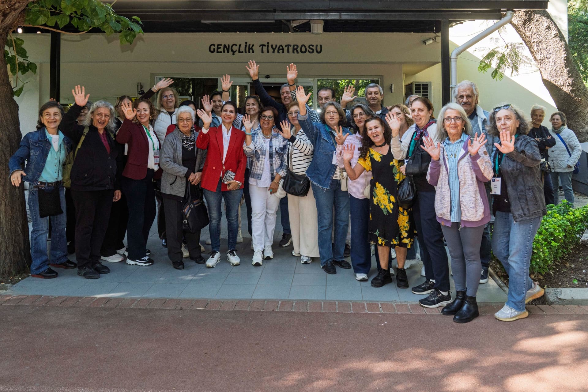 İzmir’de 3’üncü Yaş Üniversitesi’nde mezuniyet heyecanı