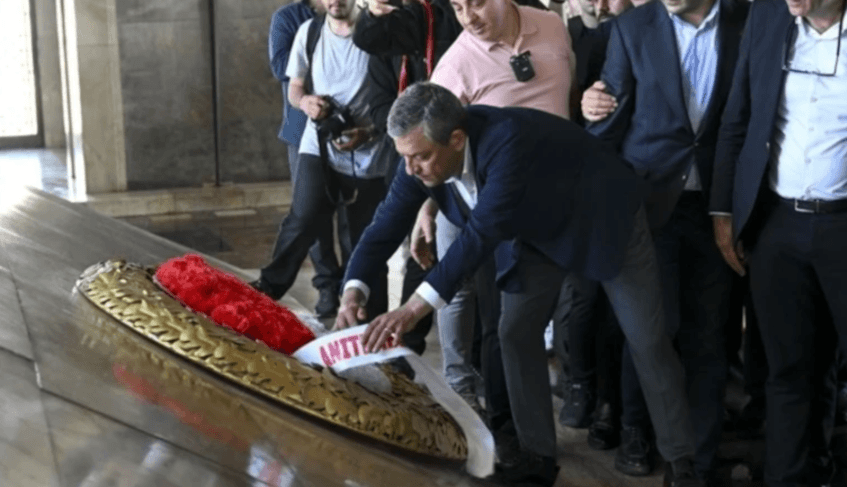 ANITKABİR'DEKİ ÇELENK KRİZİ TBMM GÜNDEMİNDE: BAKAN GÜLER TARTIŞMALI SORULARI YANITSIZ BIRAKTI