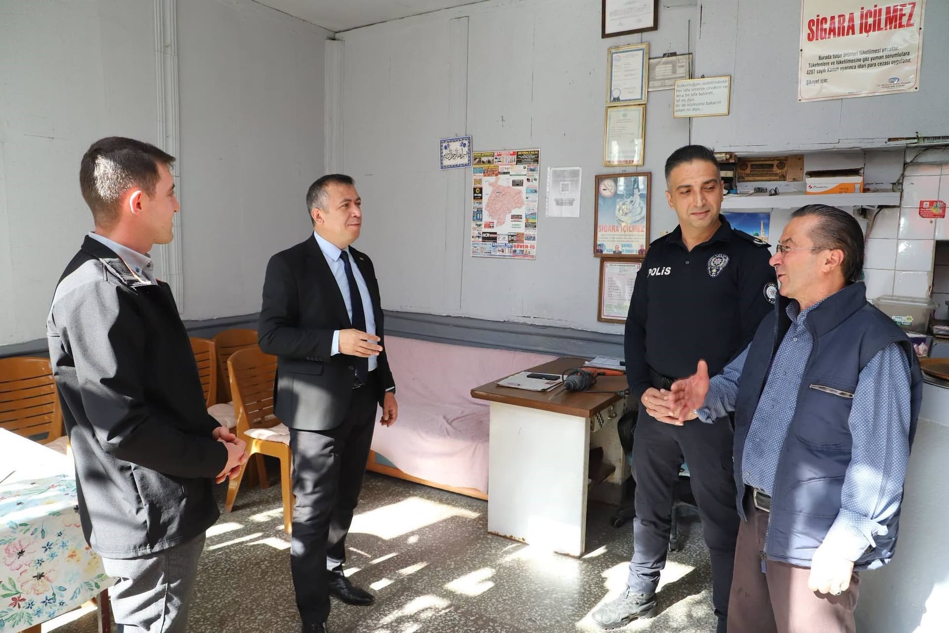 Demirci’de kaymakamdan esnaf ziyareti