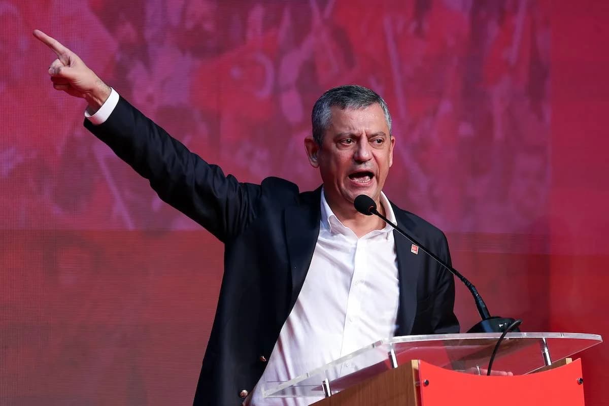 Özgür Özel İzmir’de basın özgürlüğü yürüyüşüne katılacak