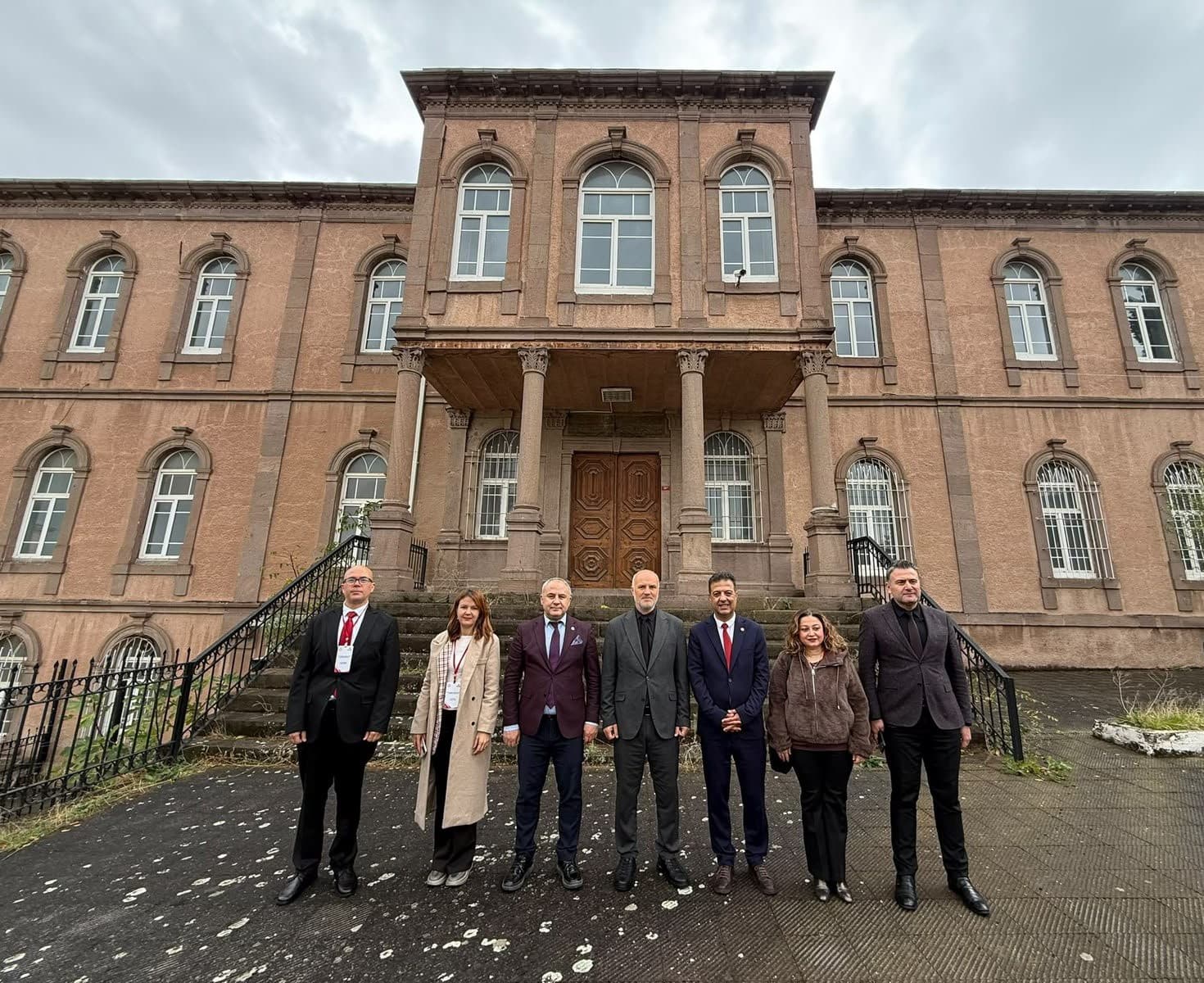 Balıkesir’de eğitim mirası için arşiv çalışmaları incelendi