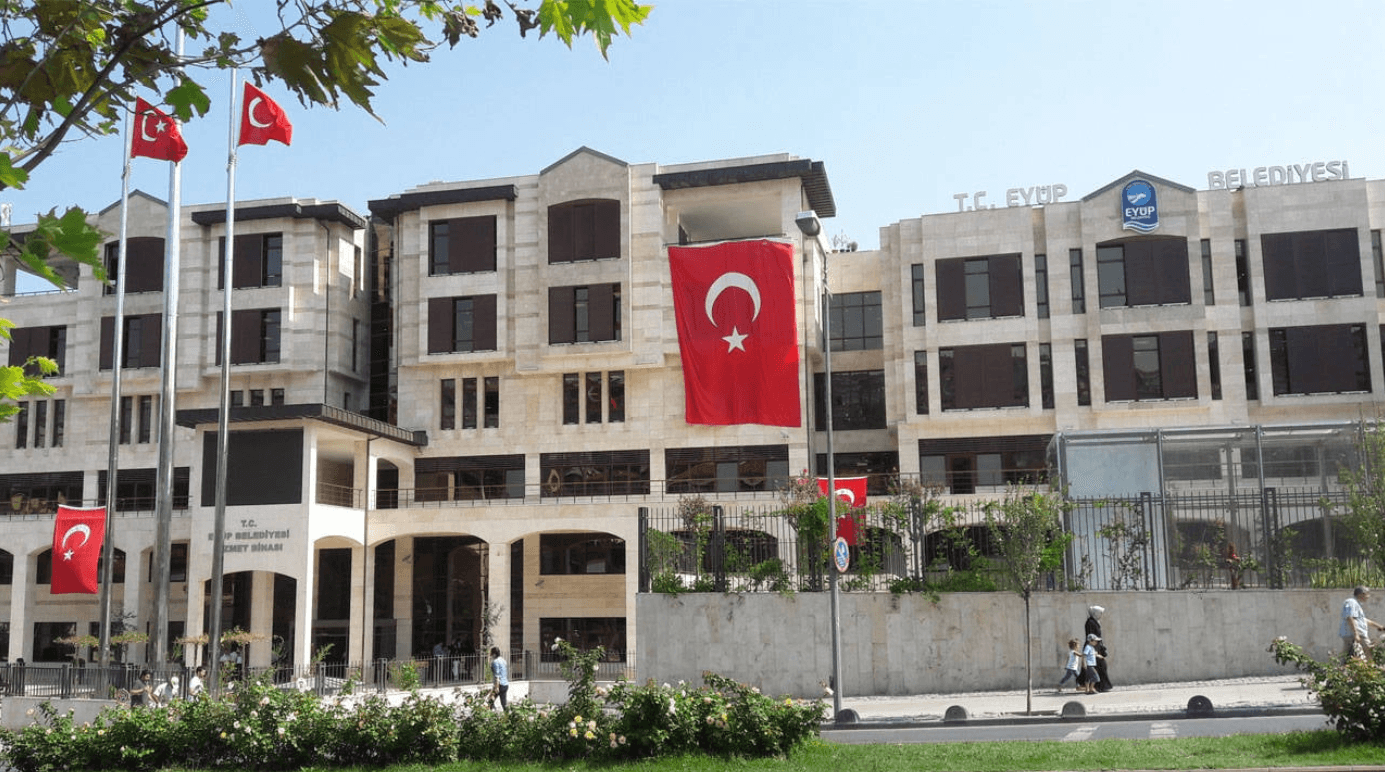 EYÜPSULTAN BELEDİYESİ'NDE GÖZALTI OPERASYONU