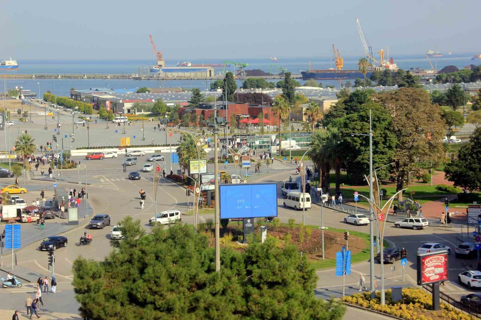Samsun'da Pastırma Sıcakları Etkisiyle Termometreler 31 Dereceyi Gösterdi