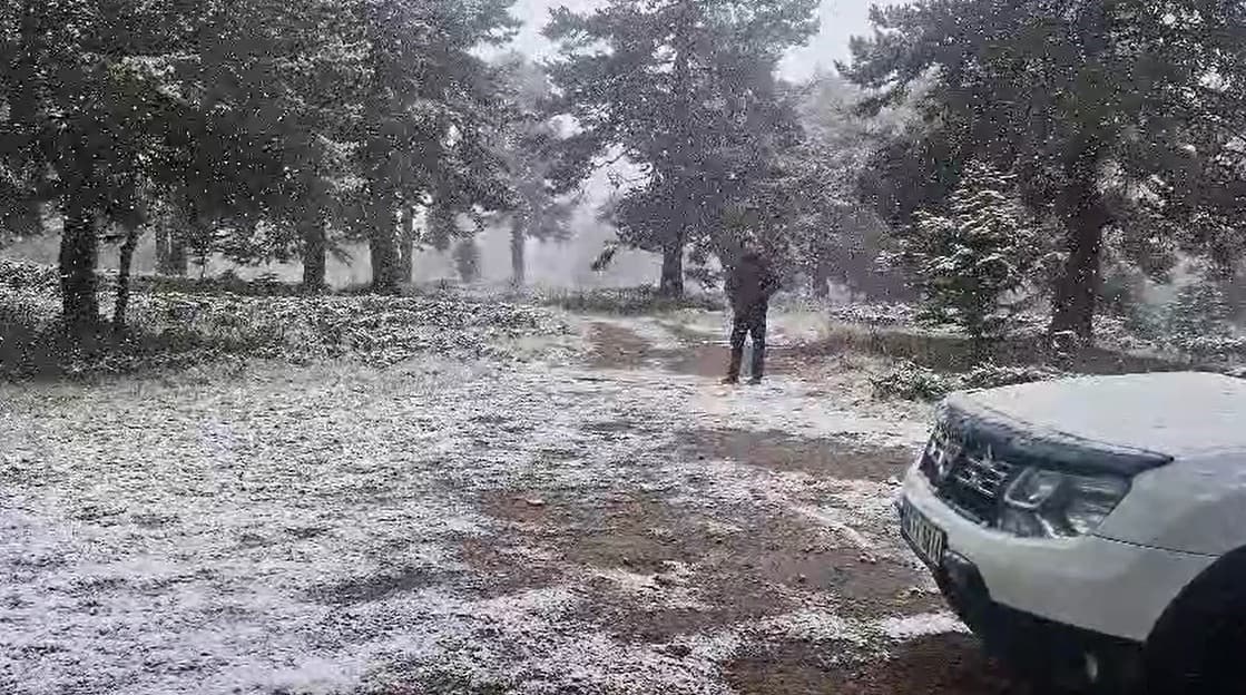 Bozüyük’e mevsimin ilk karı düştü