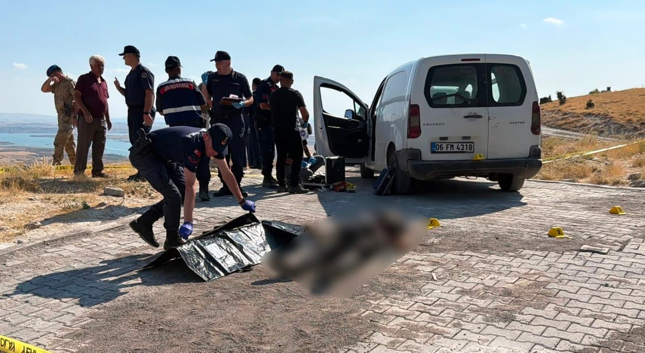 Adıyaman'da Mezarlık Yakınında Silahla Vurulan Erkek Cesedi Tespit Edildi