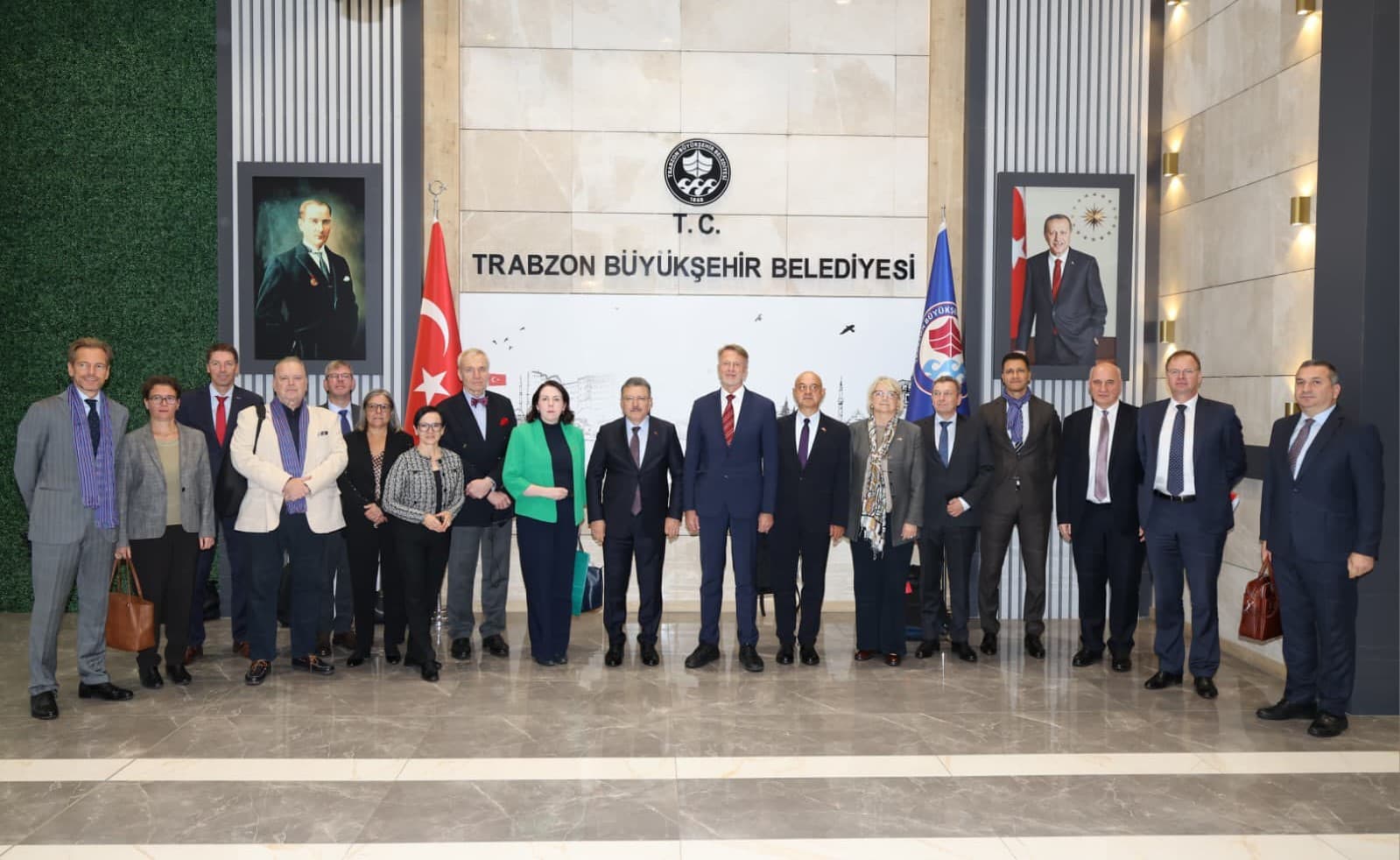 Trabzon Belediye Başkanı Genç, AB Büyükelçilerine Şehrin Potansiyelini Sundu
