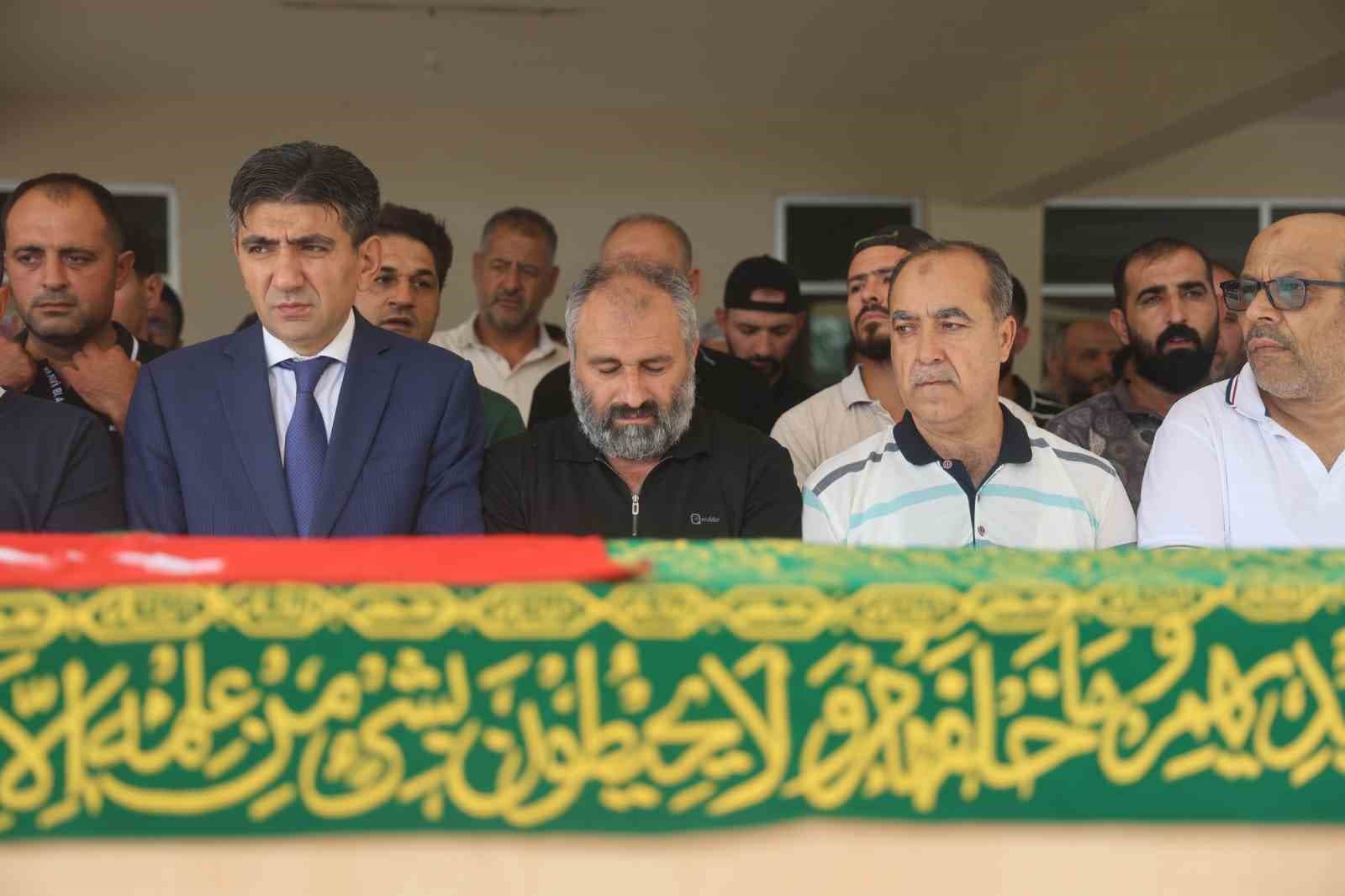 Kıbrıs'ta Batan Gemide Kaybolan 6 Yaşındaki Mehmet Asaf Biçer'in Cenazesi Toprağa Verildi