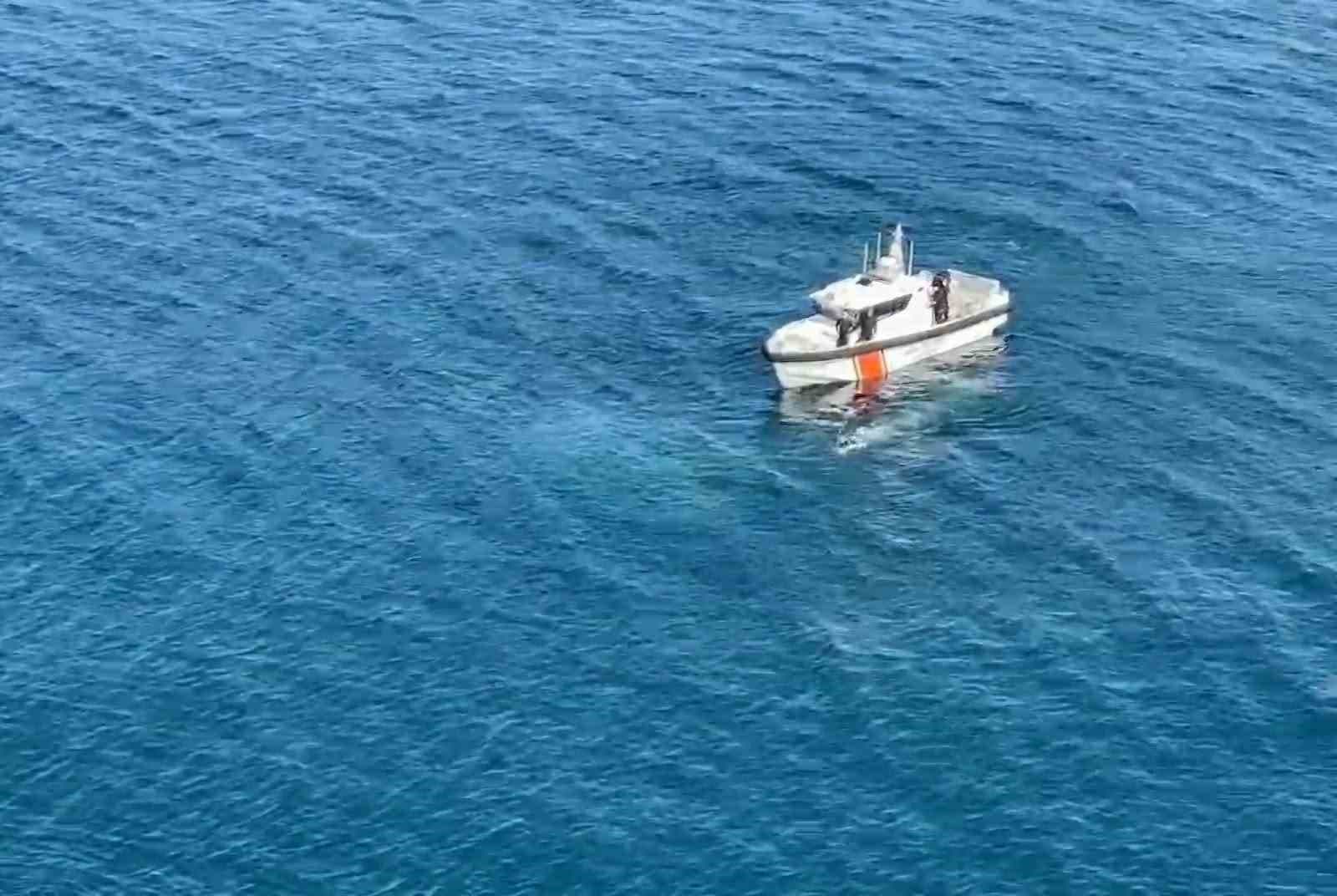 Batık Tekne İhbarı Ekipleri Alarm Durumuna Geçirdi