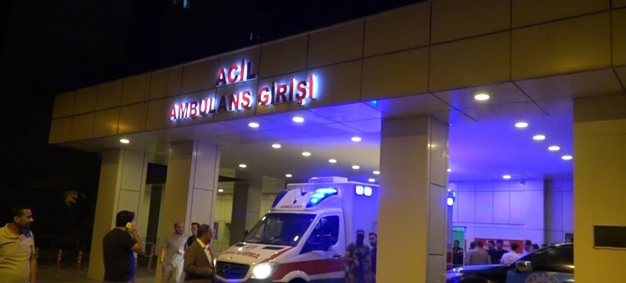 Erciş'te Takla Attıran Otomobilin Sürücüsü Ağır Yaralandı