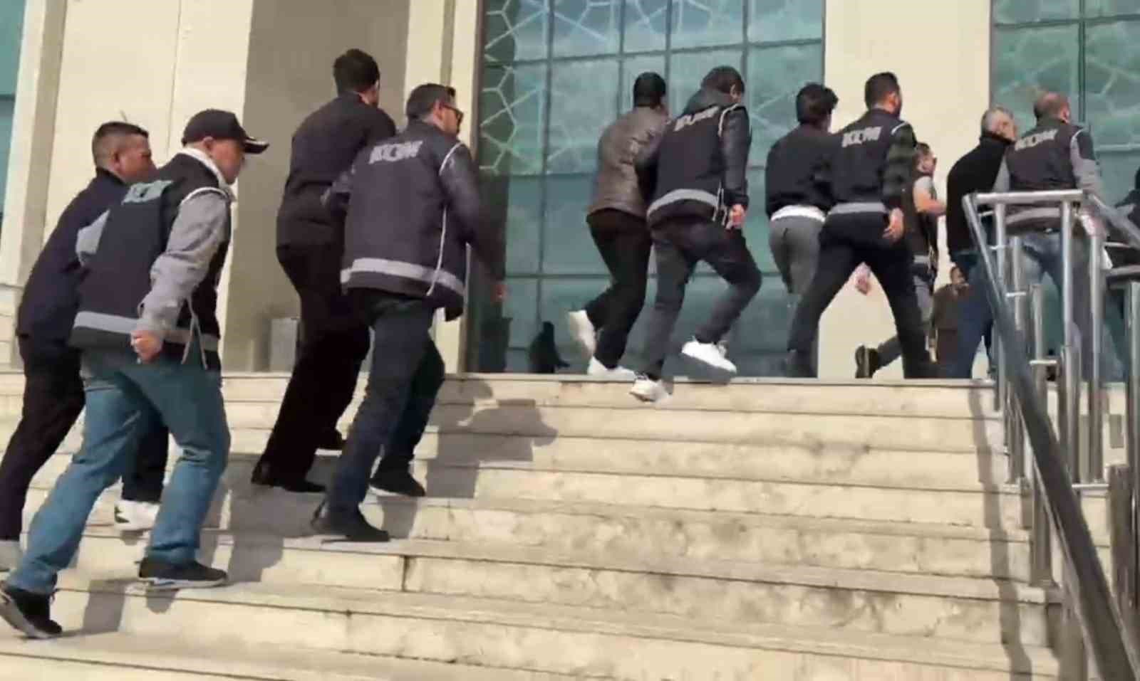 Pavyon Soruşturmasında Milyonluk Rüşvet Operasyonu: Başkan Yardımcısı, Polis, Bekçi ve Adliye Personeli Dahil 10 Kişi Gözaltına Alındı