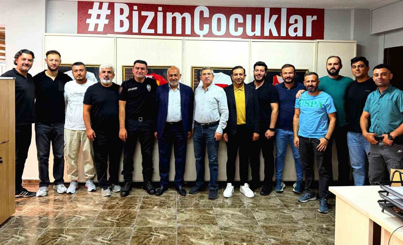 Kayserispor Başkanı Ali Çamlı, Çevik Kuvvet Birimini Ziyaret Etti