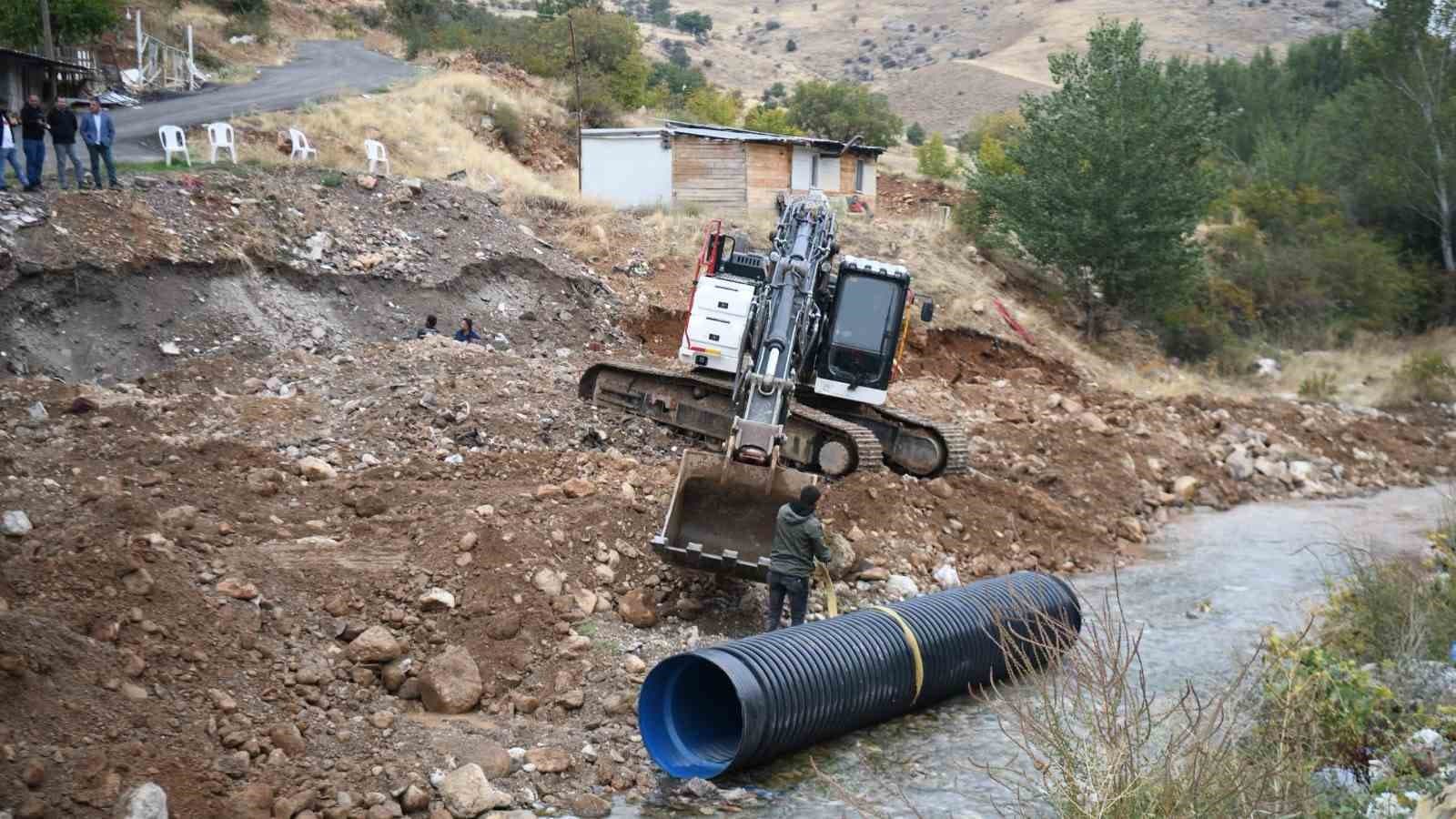 Kadiruşağı Mahallesi'nin 50 Yıllık Köprü Sorunu İki Yeni Köprüyle Çözülüyor