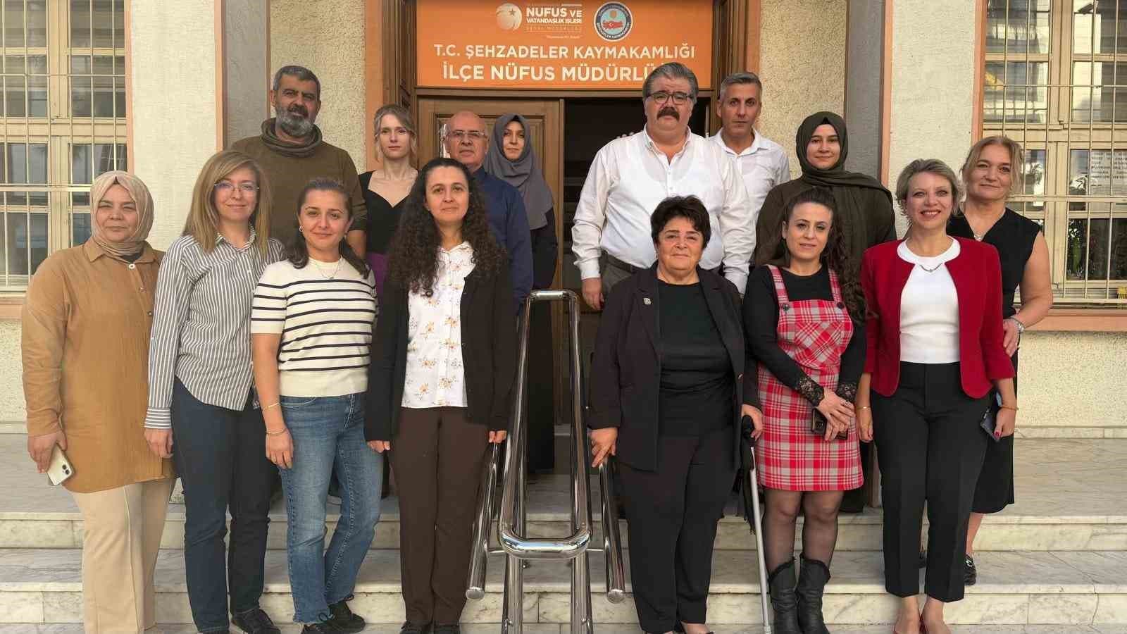 Manisa'da 45 Yıllık Meslek Hayatını Emeklilikle Sonlandırdı