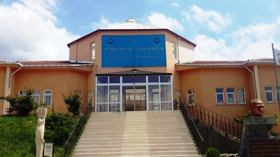 DPÜ Emet MYO'da 5 Ön Lisans Programının Kontenjanları Doldu