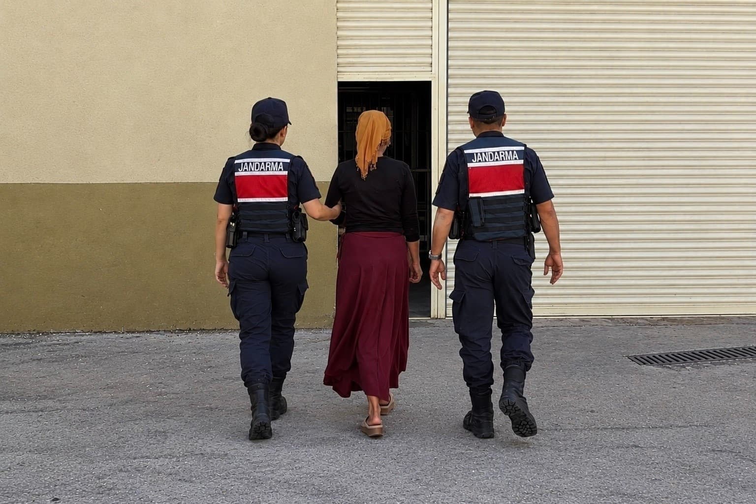 15 Yıl Hapis Cezasıyla Aranan Hırsızlık Şüphelisi Gaziantep'te Yakalandı