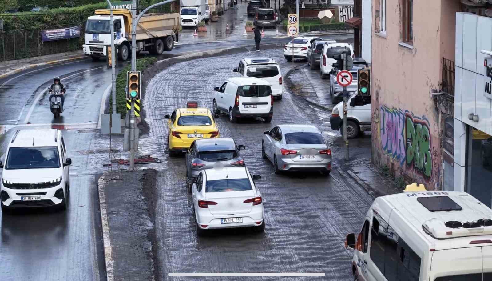 Eyüpsultan'da Altyapı Çalışmaları: Yol Durumu ve Trafik Sorunları Yoğunlaştı