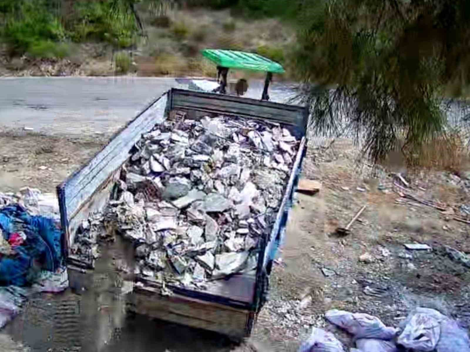 Tarsus'ta Kaçak Döküm Takibi: Fotokapanlarla Tespit Edilen İhlallerden 920 Bin Lira Ceza