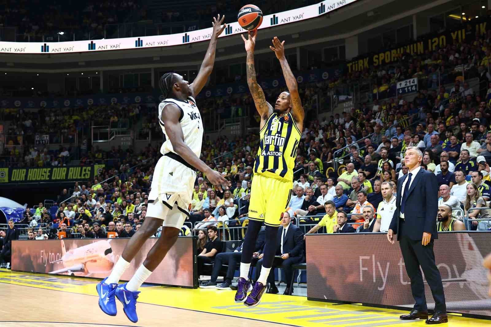 Fenerbahçe, Euroleague'e İlk Maçta Galibiyet Aldı