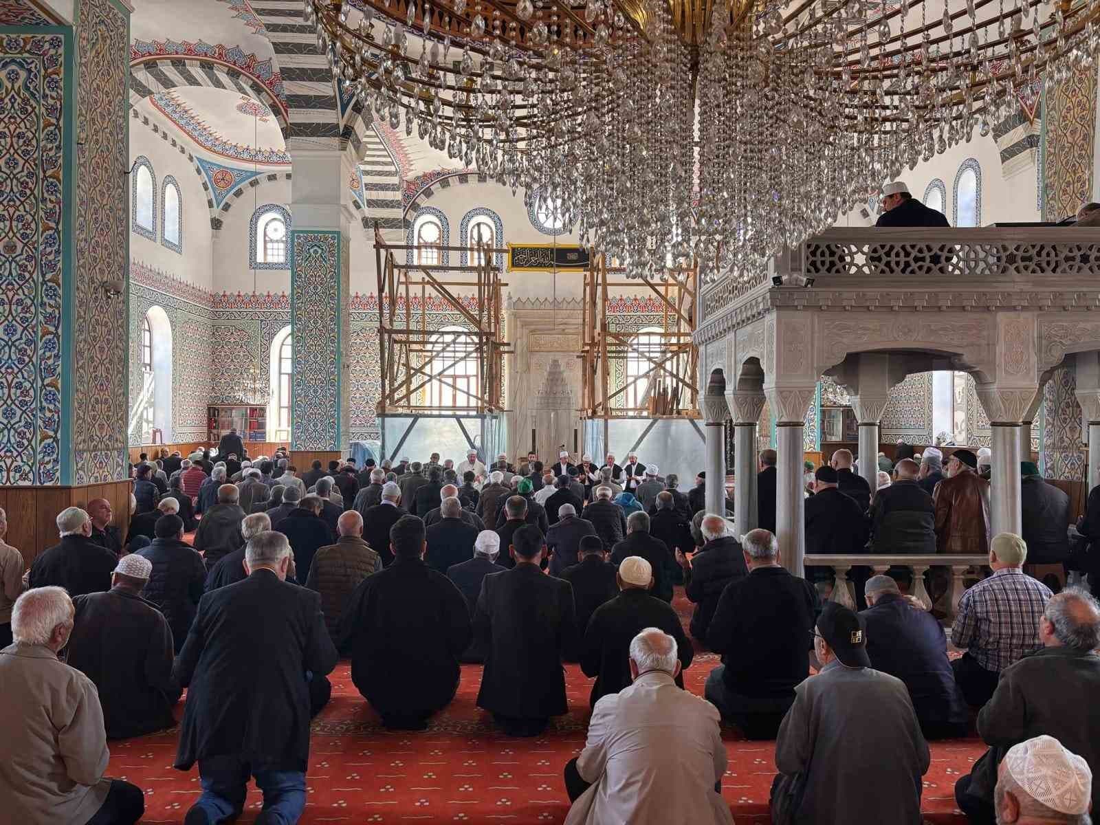 Düzce'de Vefat Eden Din Görevlileri Anıldı: Mevlid-i Şerif Programı Düzenlendi