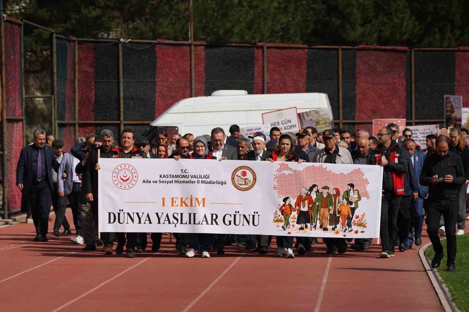 Kastamonu'da 1 Ekim Dünya Yaşlılar Günü Farkındalık Yürüyüşü Düzenlendi