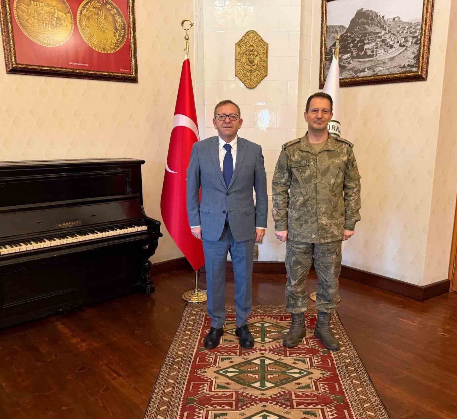 Kars 14. Mekanize Piyade Tugay Komutanı Ataması Sonrası Vali Ziya Polat'ı Ziyaret Etti