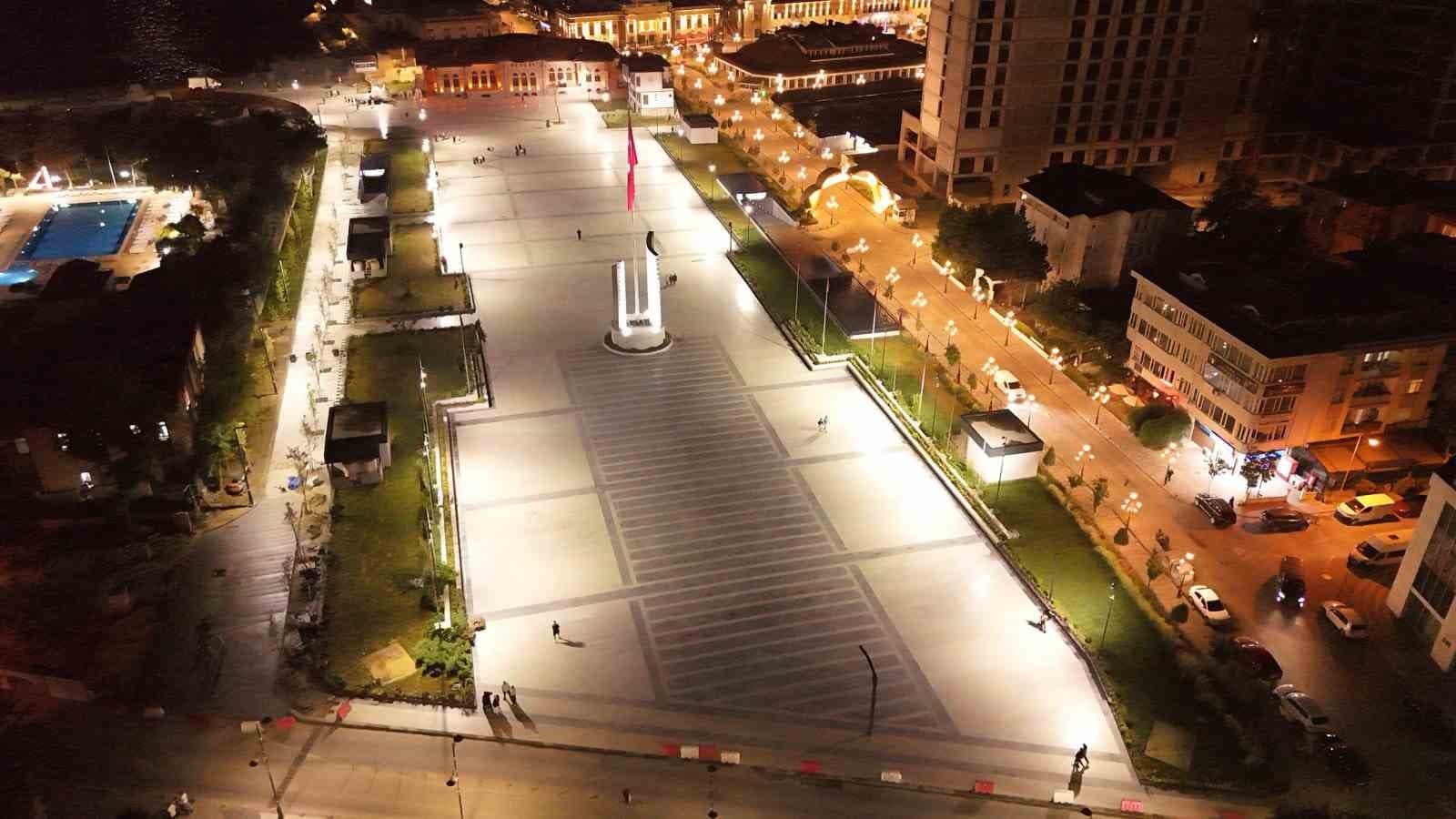 Büyükçekmece Cumhuriyet Kent Meydanı Açılıyor: Tarihi ve Kültürel Merkez Hayata Geçiyor
