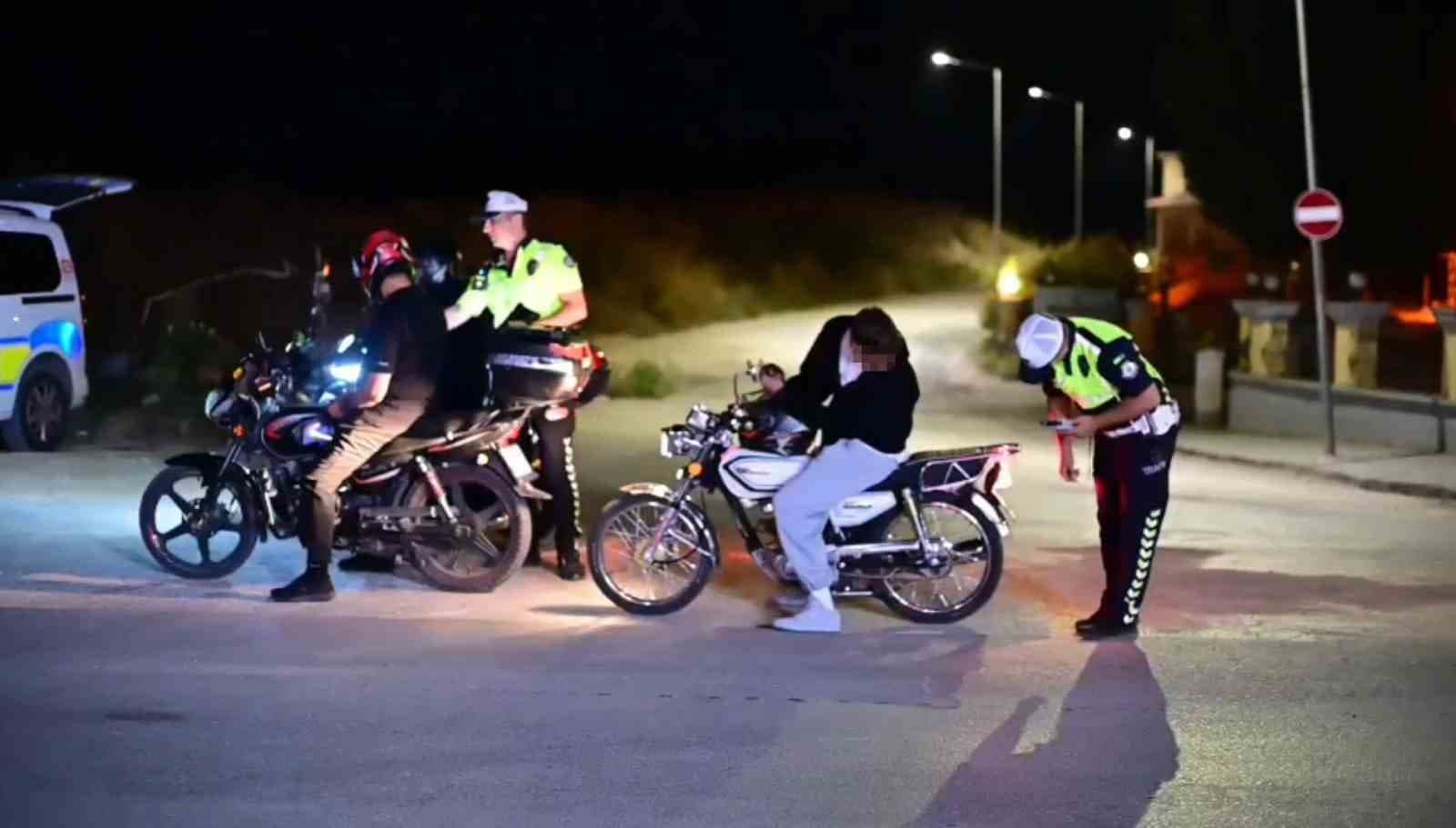 Edirne'de Gece Trafik Kontrolü Yapıldı