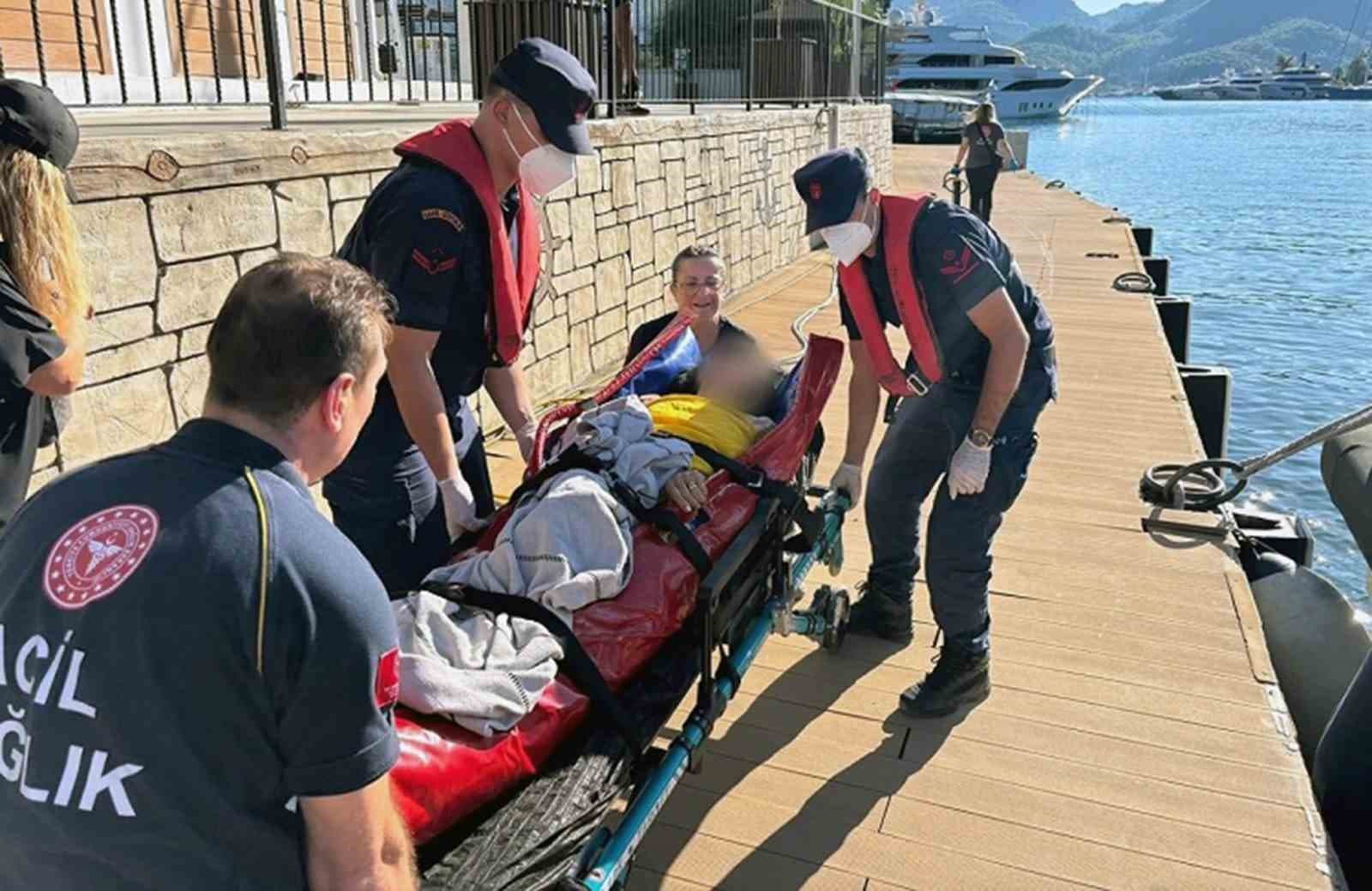 Fethiye'de Denizde Yaralanan İki Kişi Sahil Güvenlik Tarafından Tahliye Edildi