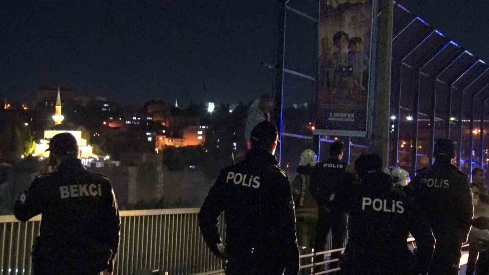 Haliç Köprüsü'nde İntihar Girişimi Sonrası Polis Müdahalesi