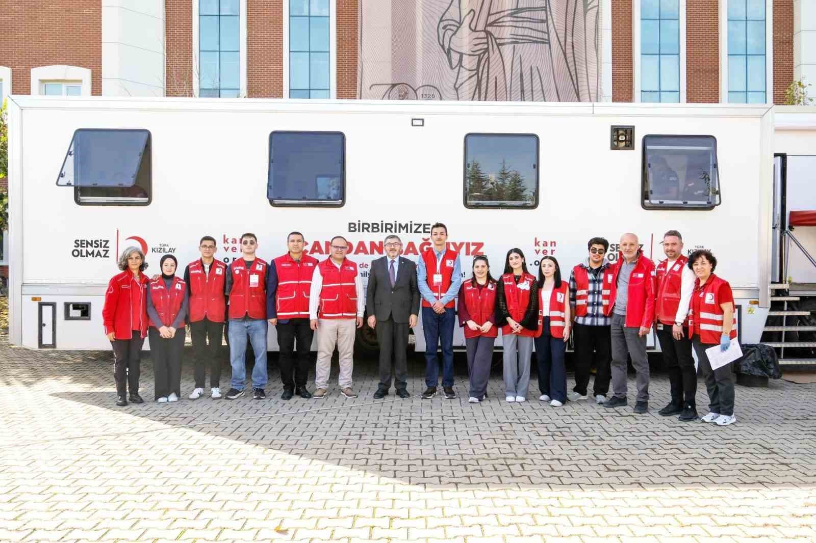BŞEÜ’de bir günde 107 ünite kan bağışıyla rekor kırıldı