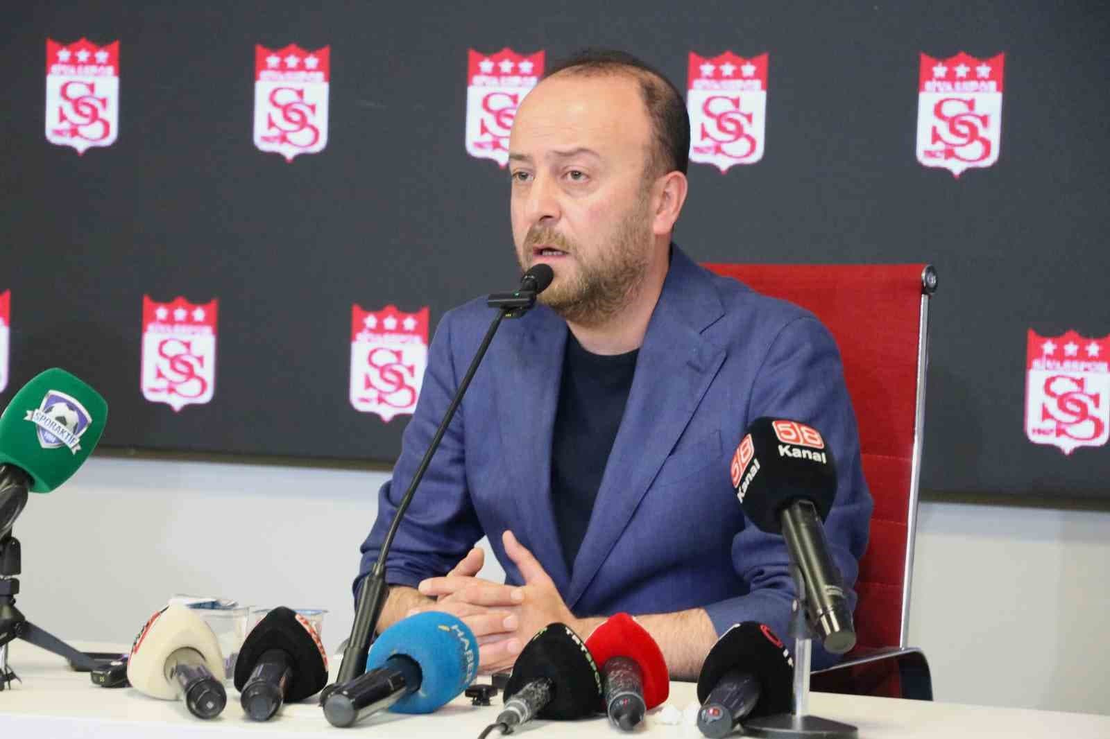 Burak Özçoban'dan Mali Disiplin Vurgusu: Sivasspor Bütçesini Koruma Kararlılığı