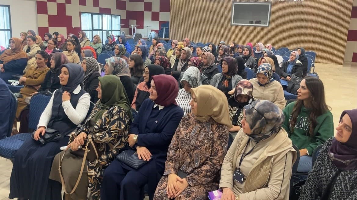 Sivas’ta kursiyerlere kanserde erken teşhisin önemi anlatıldı
