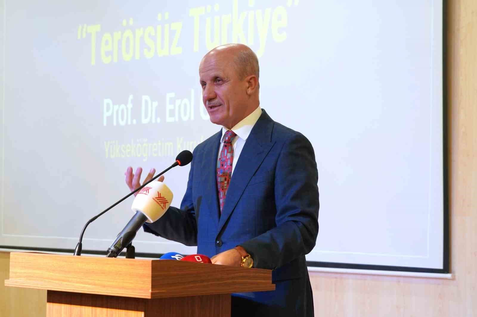 YÖK Başkanı Özvar'dan Üniversitelere Sınav Sistemleri ve Yapay Zeka Eğitimi Hakkında Kritik Uyarılar