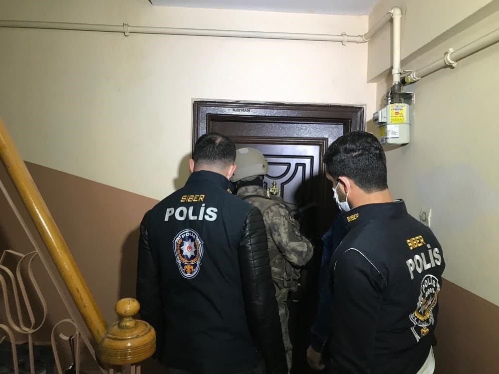 Aydın'da Siber Suçlar Operasyonu: Dokuz Şüpheliden İki Kişi Tutuklandı