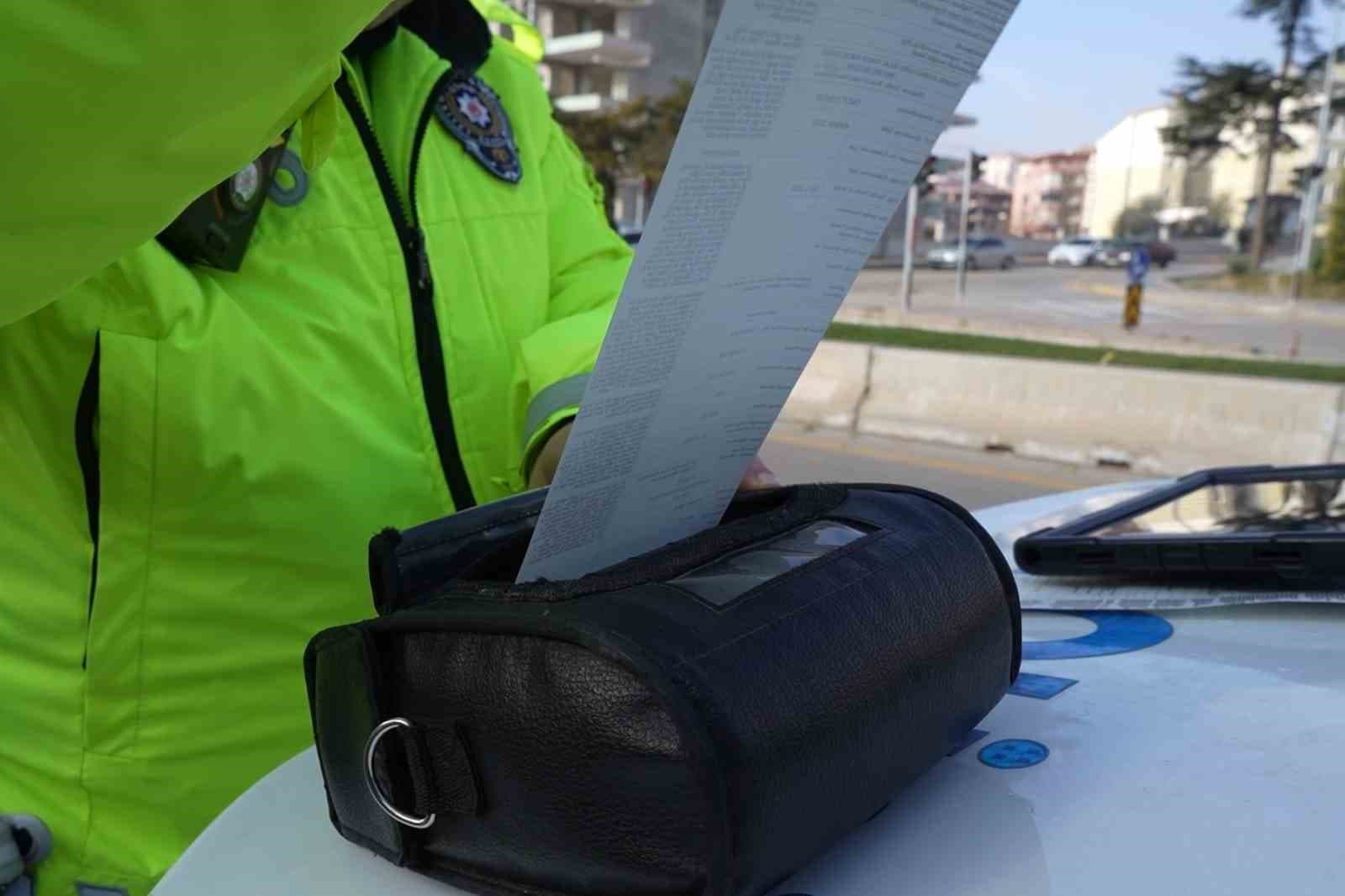 Trafikte Koltuk Değiştirme Denetlendi: Sürücüye 240 Bin Lira Ceza Kesildi