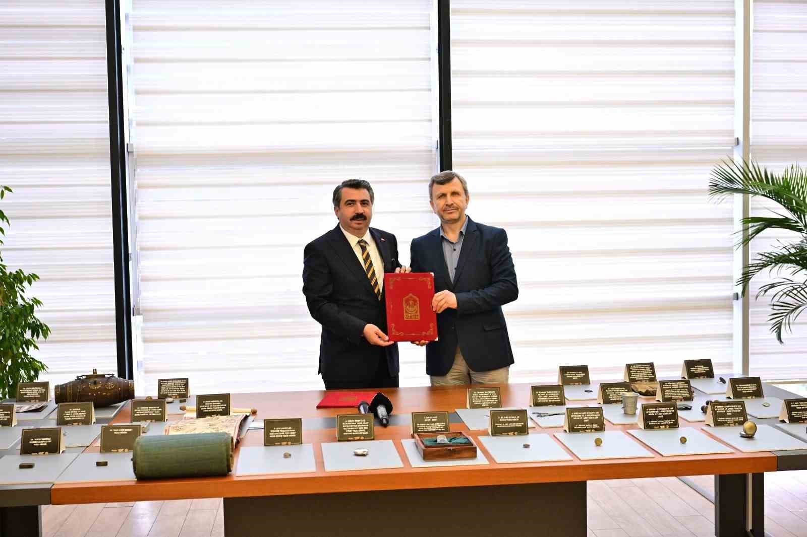 Emir Sultan Müzesi Projesine Başlangıç: Tarihi Eserler ve Emanetler Sergilenecek