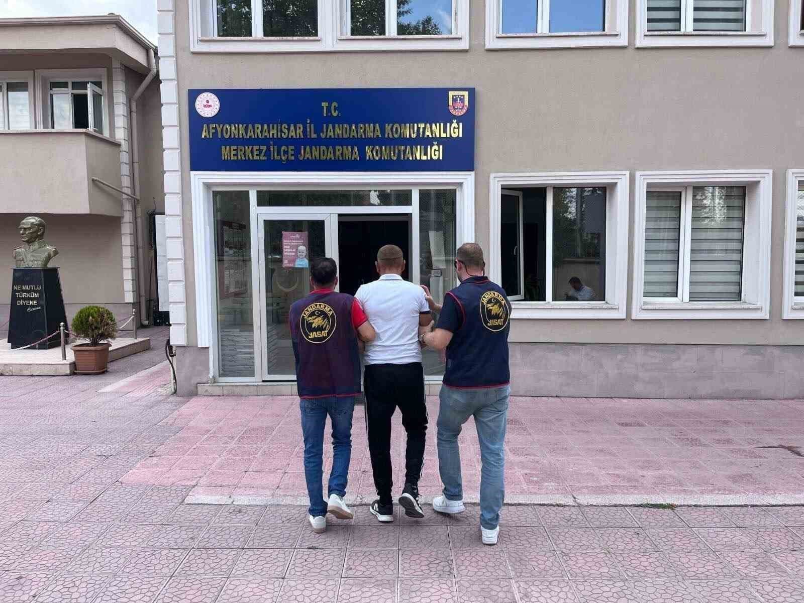 Jandarma, 20 Yıl Hapis Cezasıyla Aranan Şahsı Yakaladı