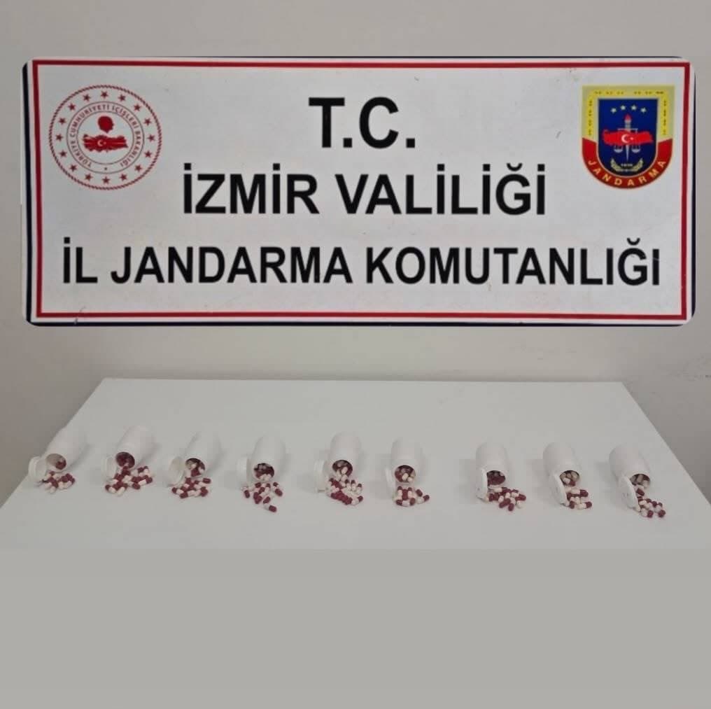 İzmir'de Jandarma Uyuşturucu Operasyonu: 2 Kişi Tutuklandı