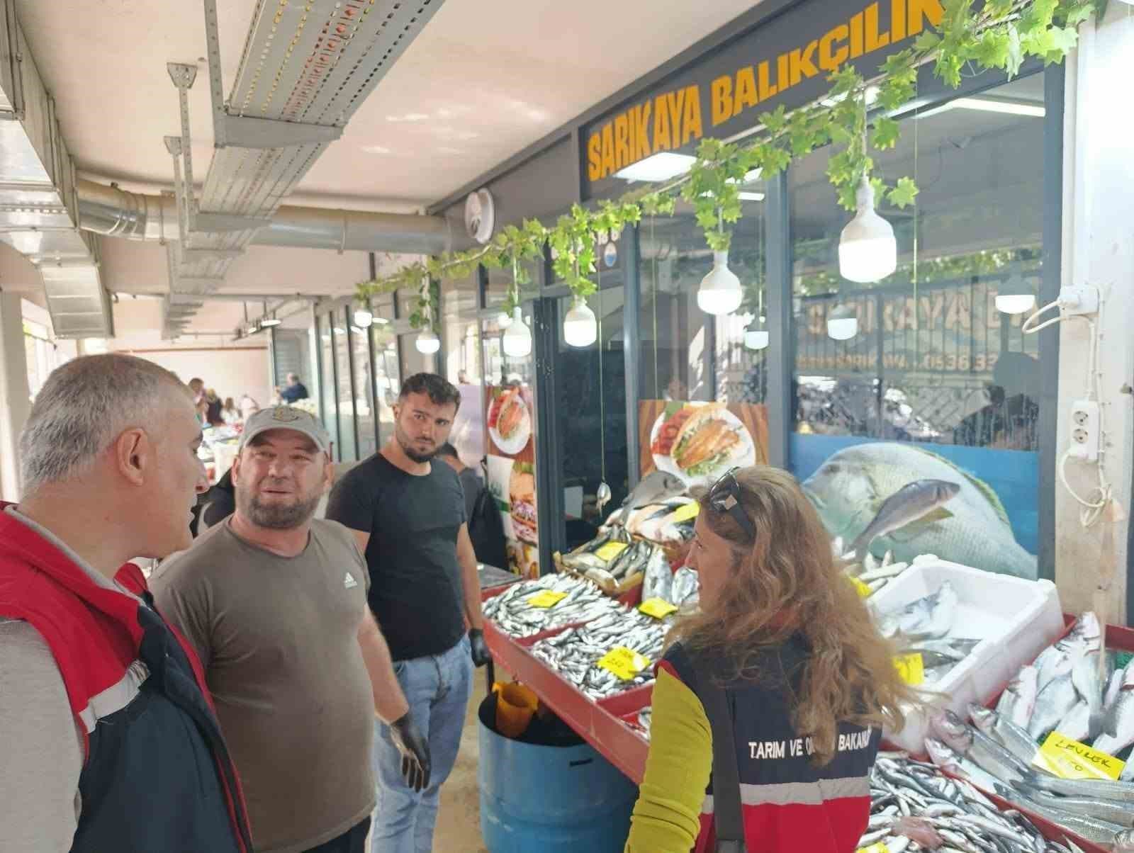 Buharkent'te Pazar Yerleri Gıda Güvenliği Kontrolüne Tabi