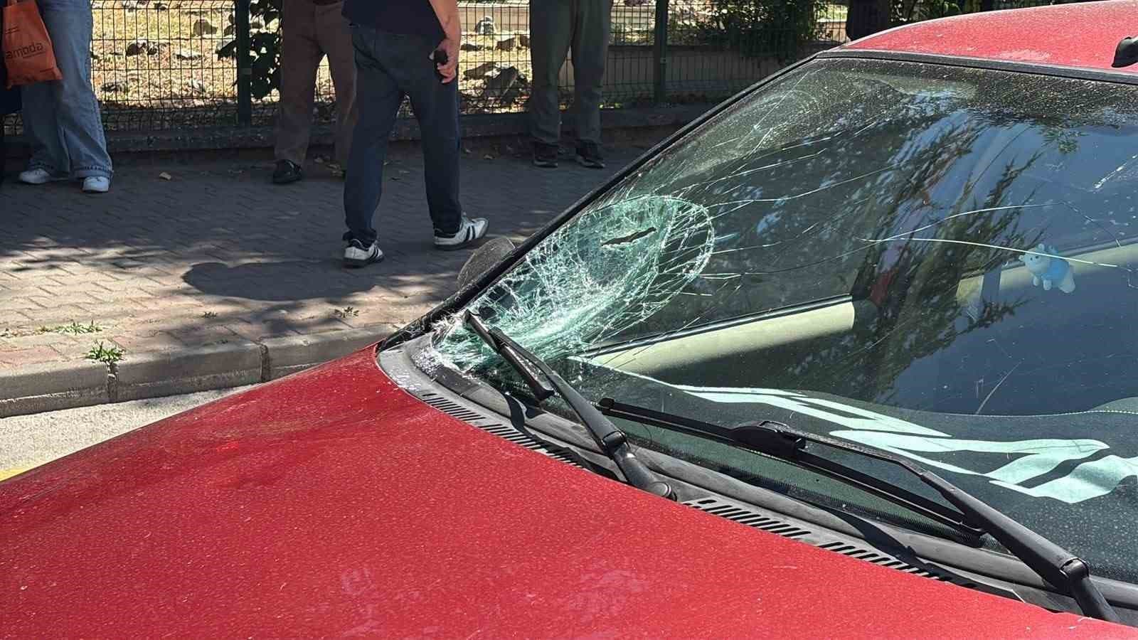 Bolu'da Yaya Geçidinde Otomobil Kazası: Yaşlı Vatandaş Yaralandı