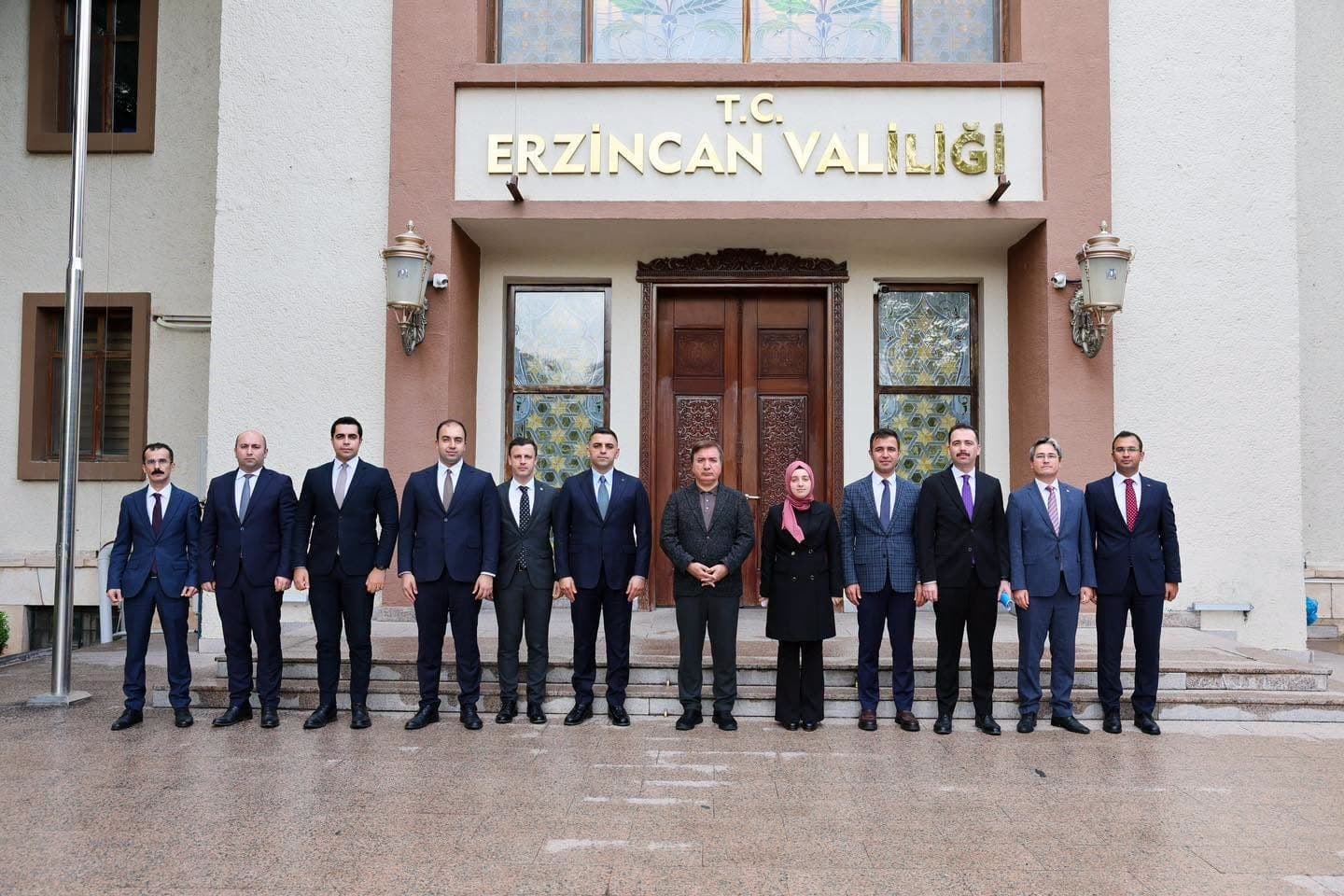 Erzincan Valisi, Yerel Yöneticilerle Stratejik Değerlendirme Toplantısı Yaptı