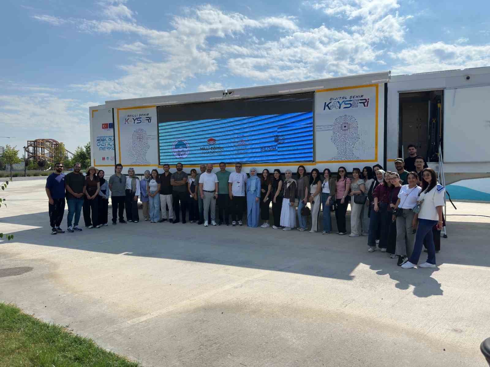 Kayseri Büyükşehir, 500'den Fazla Öğretmen Adayını Yeni Nesil Teknolojilerle Eğitiyor