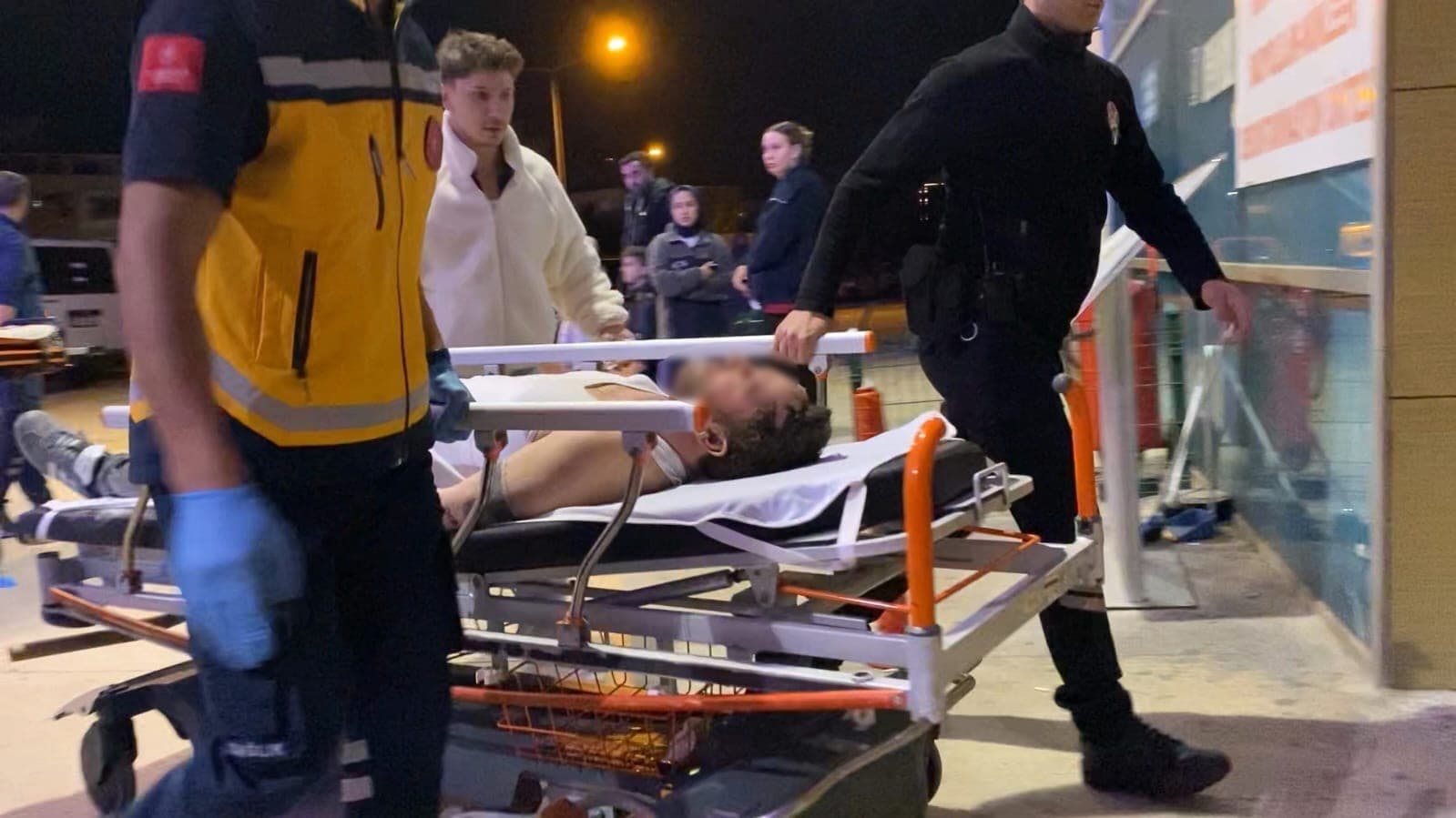 Kafeteryada Isıtıcı Yangını: Üç Kişi Yaralandı, Birinin Durumu Ağır