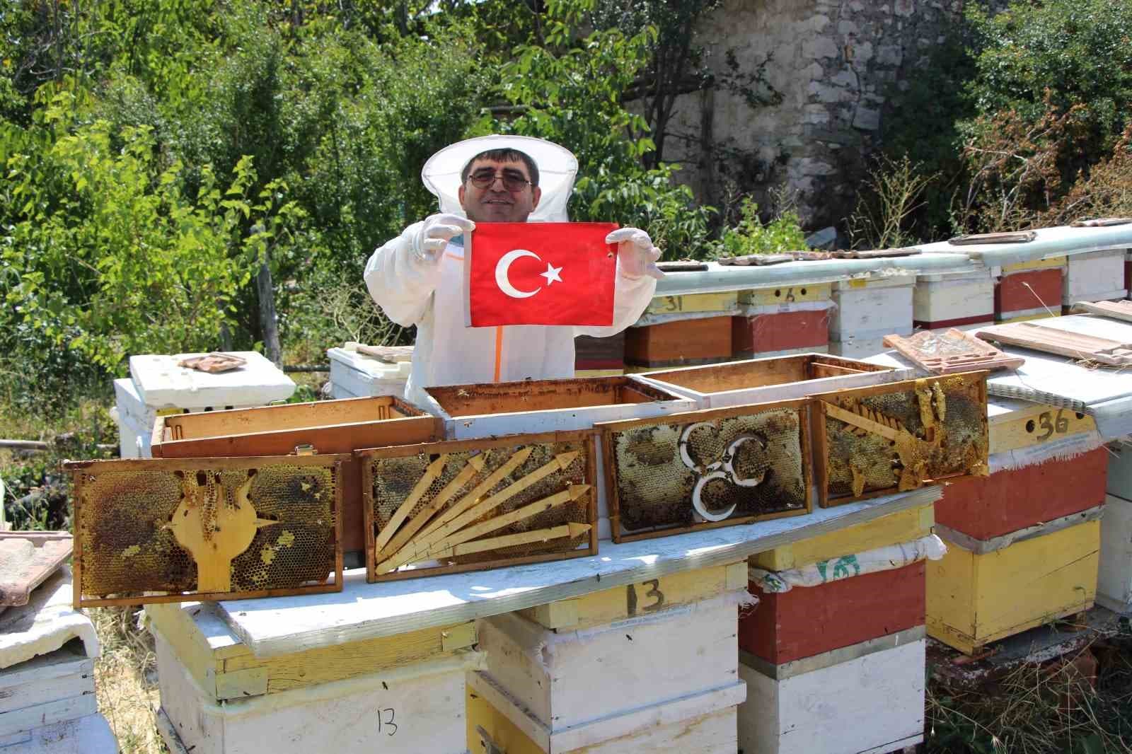 Amasya'da Arıcı Hüseyin Çalışkan'dan Siyasi Sembollerle Bal Petekleri Denemesi