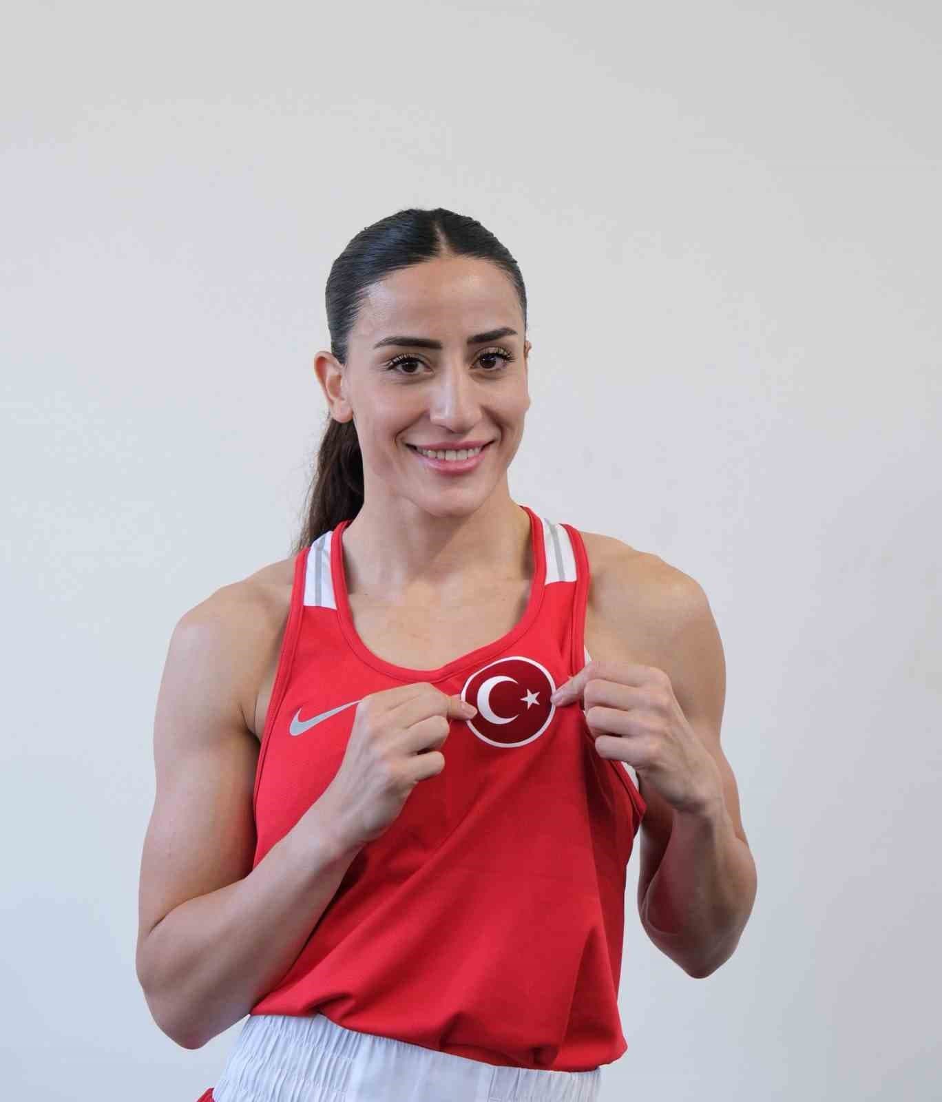 Gizem Özer Avrupa Boks Şampiyonası'nda Bronz Madalya Kazandı
