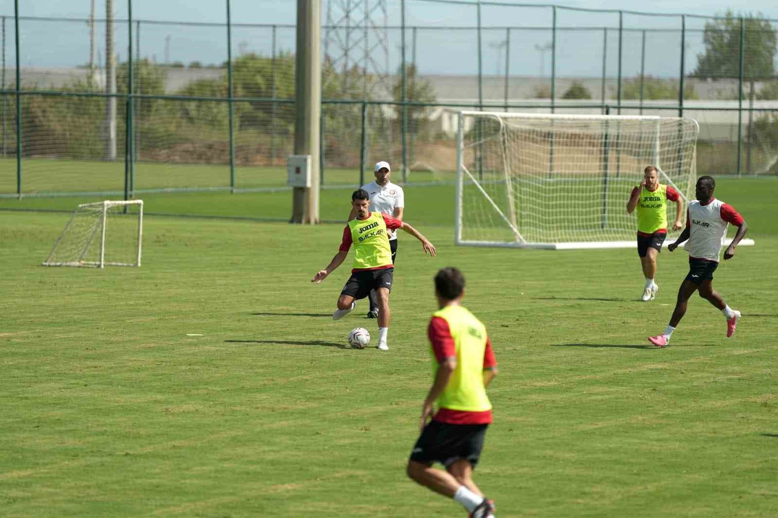 Çorum FK, Milli Maçlar Arasında Antalya'da Çift Antrenmanla Çalışıyor