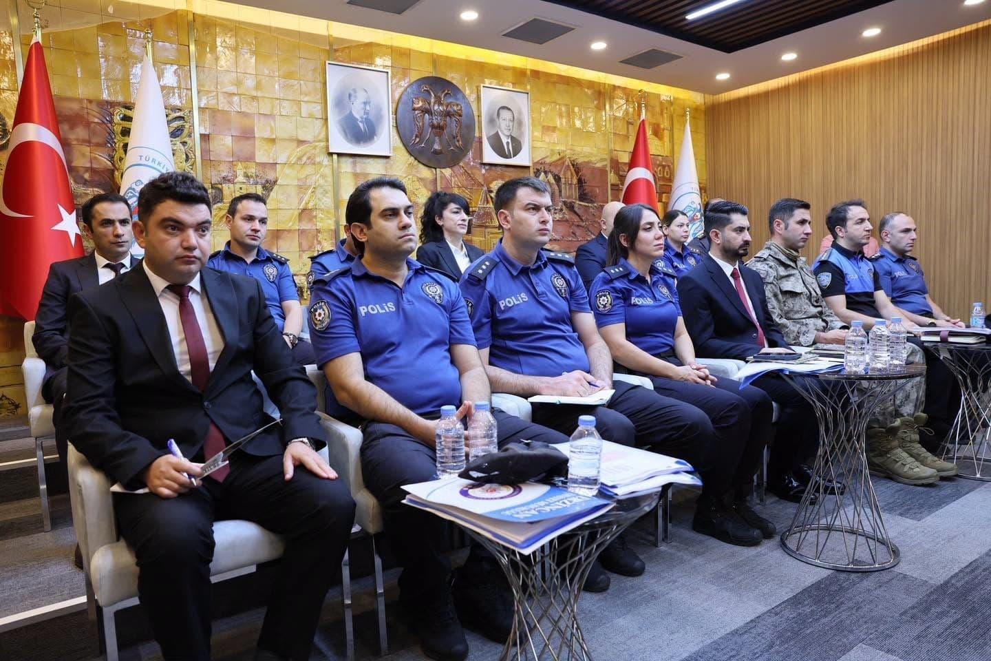 Erzincan'da Güvenlik ve Asayiş Konularını Değerlendiren Toplantı Yapıldı