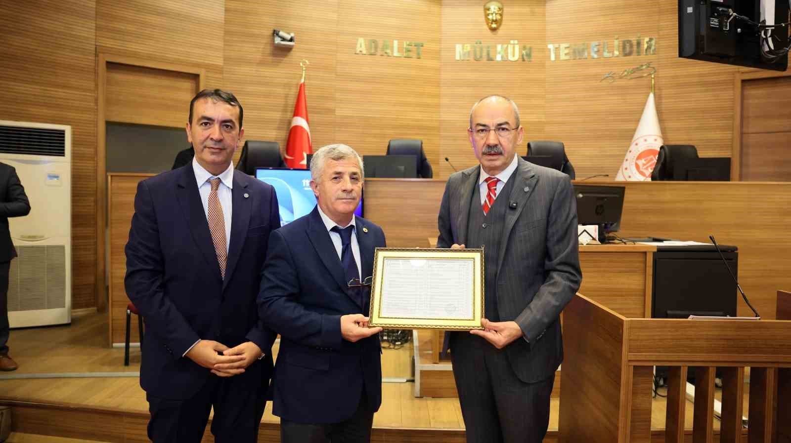 Başkan Gülsoy, Seçim Mazbatasını Törenle Teslim Aldı