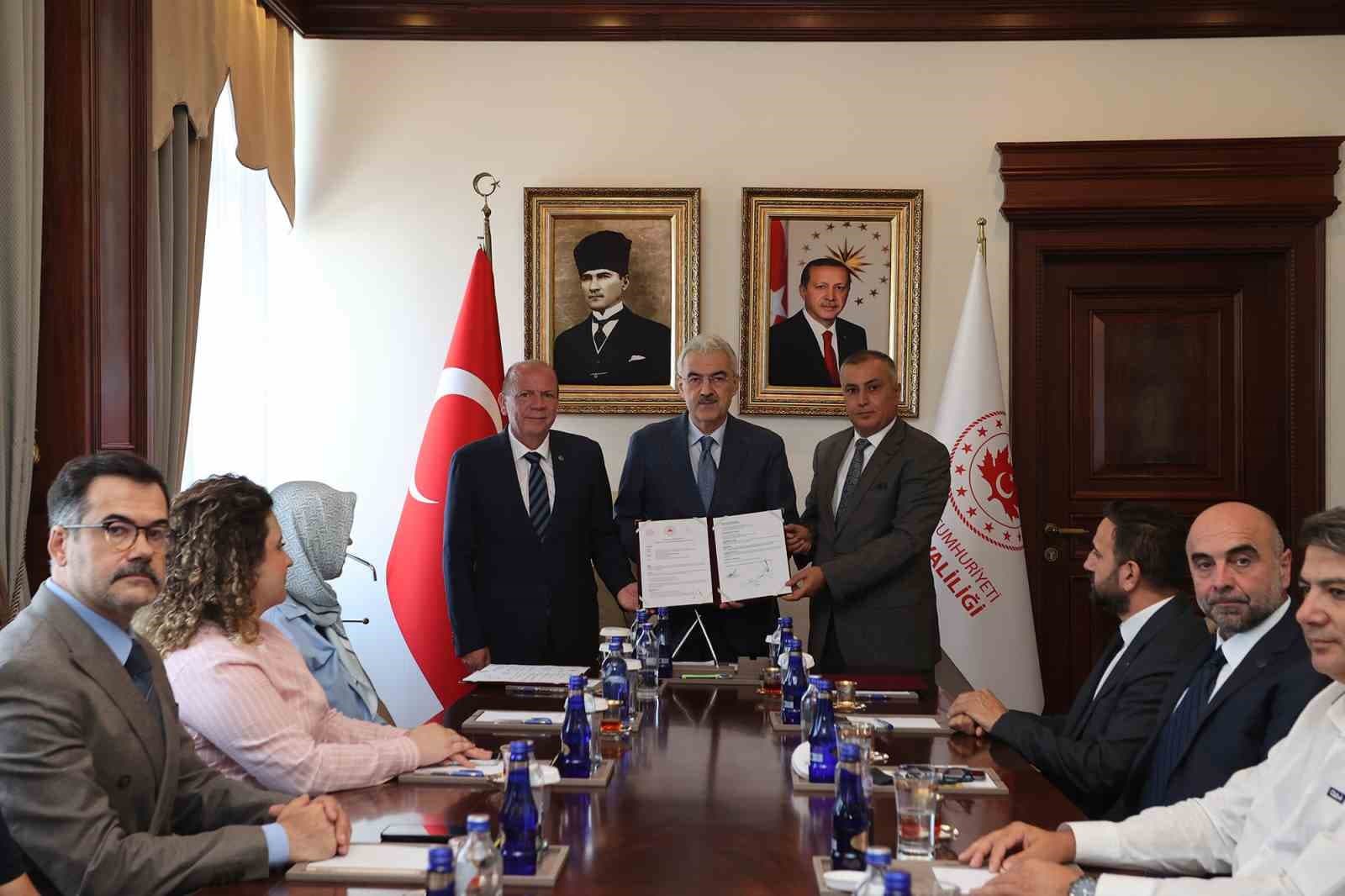 Bursa Ticaret Borsası, Merhum Mehmet Aydın Anısına Eğitim Kurumunu Yeniden Adlandırdı